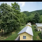Bungalows In Village Vendégház Kamena