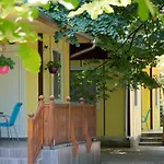 Bungalows In Village Vendégház Kamena