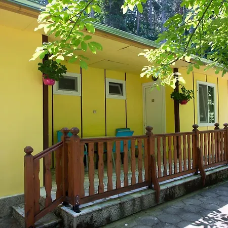 Bungalows In Village Gæstehus 3*